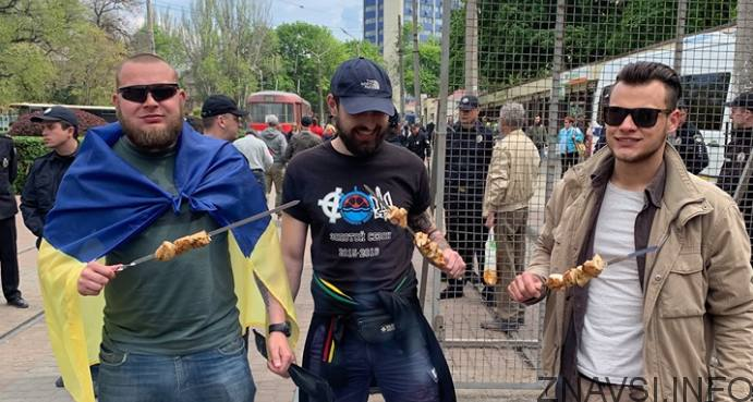 marxistJorge's tweet photo. Ukrainian neo-Nazi Demyan Gamul shot dead in broad daylight in Odessa. Participated in the May 2, 2014 House of Trade Unions massacre, mocked its victims, head of security for Right Sector, active kidnapping people to be forcibly sent to the front (while staying in the rear). https://t.co/CDaKOVQjTR