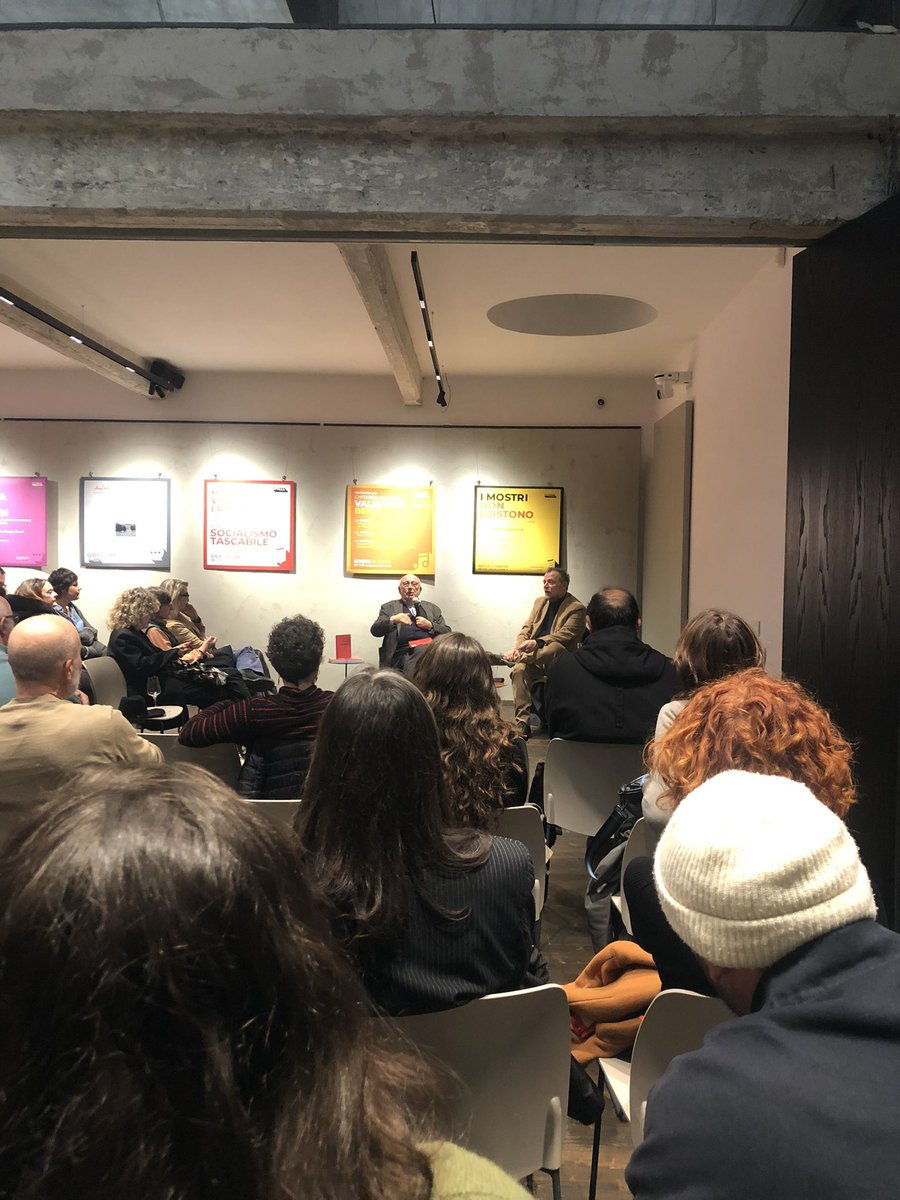 “MALCOMUNE” è a Roma. 

<a href="/Linkiesta/">Linkiesta</a> 
<a href="/Simone_Lenzi/">Simone Lenzi</a> 
<a href="/PierluigiBattis/">pg</a>