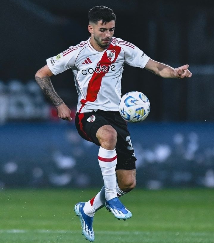 maxpugliese92's tweet photo. 🚨 MALAS NOTICIAS: El Tribunal de Disciplina de la AFA le aplicó DOS FECHAS de suspensión a Santiago SIMÓN.

✳️ Se pierde los duelos con Riestra y Rosario Central.

ℹ️ de @GermanBalcarce | #River https://t.co/ejiFECLRz3