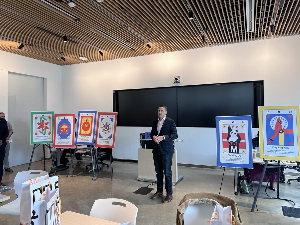AaronAlberico's tweet photo. Super excited to be invited to Metro Rewind’s Top 1% of Ridership Tour of the Integrated Command and Communications Center.

Huge thank you to @wmataGM and the @wmata team for organizing such a fun and informative event! #YourMetro https://t.co/Y3qiRsGCfr