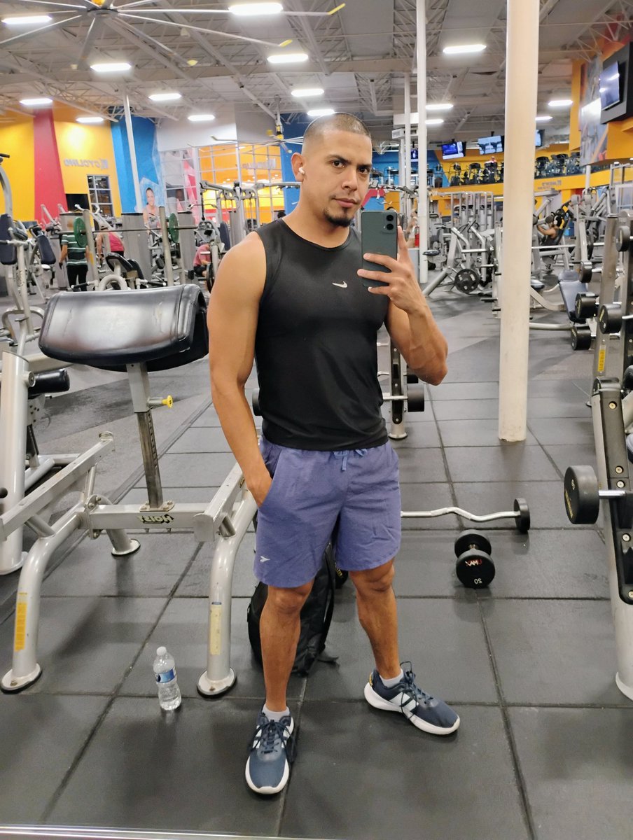 Jomaph17's tweet photo. Necesito un compañero de entrenamiento en Houston 😅
#BeHappy #Houston #workoutmotivation #gymlife https://t.co/CR5OXjE37X