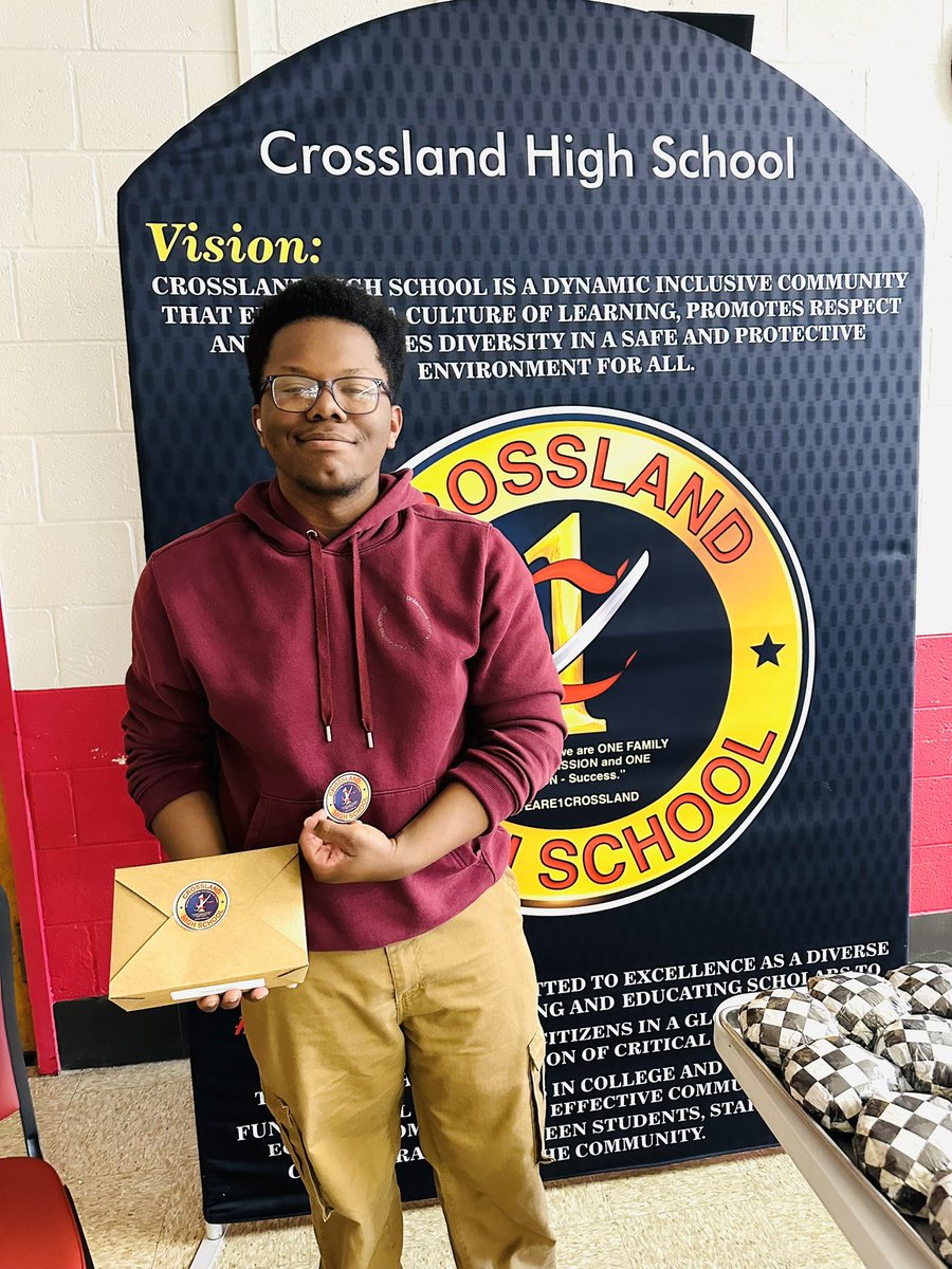 Today’s moment of “Teacher Joy” was witnessing Chef Dodd’s Culinary students  <a href="/weare1crossland/">Crossland High School S.T.A.T.</a> pack 450 lunch boxes for tomorrow’s <a href="/pgcps/">PGCPS</a> Science Fair! Boxes include hand crafted juices and freshly baked cookies! #PGCPSProud! <a href="/OPLLpgcps/">PGCPS Office of Professional Learning & Leadership</a> <a href="/PGCPSCTE/">PGCPS Career and Technical Education</a>