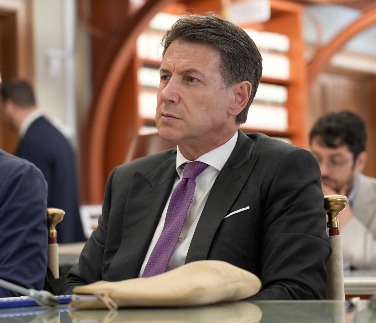 Qui è allarme rosso totale, non c’è più tempo. 

Oggi compie due anni il crollo dell’industria italiana: 24 mesi consecutivi di caduta libera della produzione industriale. Siamo tornati ai livelli del Covid - senza che ci sia un virus o una pandemia tra noi - vanificando la