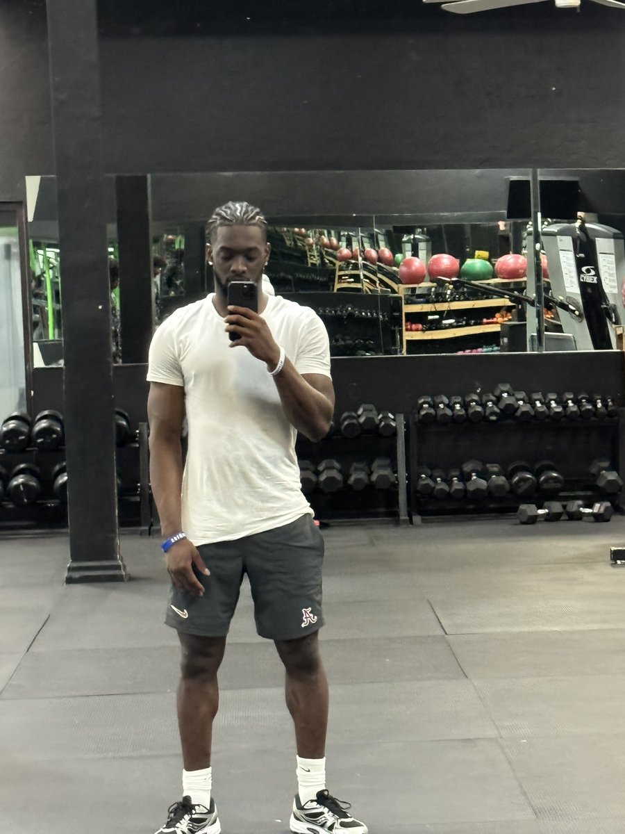 ArnoldTerrion's tweet image. Words of advice: Let Brad Cook!