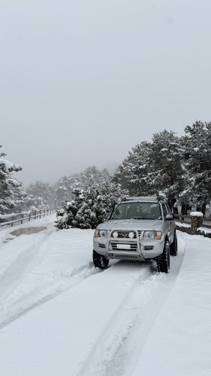 Parking Mirador de la creu del
Codó, Coll de jou, Solsonès.

<a href="/alexmegapc/">Àlex Van der Laan</a> <a href="/P4Estacions/">Projecte 4 Estacions</a> @MeteoMauri <a href="/meteocat/">Meteocat</a> @eltempsTV3