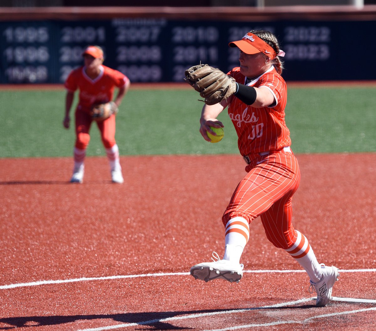 Carson-Newman Athletics (@cn_eagles) on Twitter photo 4️⃣ scoreless for <a href="/syerra_rogers/">syerra rogers((:</a> 💪
🦅<a href="/cnsball/">Carson-Newman Softball</a> 1
⚔️Anderson 0
End 4th
📺cneagles.com/FloSB <a href="/FloCollegeSB/">FloCollege | Softball</a>
📱cneagles.com/live
📈autrojans.com/sidearmstats/s… 4️⃣ scoreless for <a href="/syerra_rogers/">syerra rogers((:</a> 💪
🦅<a href="/cnsball/">Carson-Newman Softball</a> 1
⚔️Anderson 0
End 4th
📺cneagles.com/FloSB <a href="/FloCollegeSB/">FloCollege | Softball</a>
📱cneagles.com/live
📈autrojans.com/sidearmstats/s…