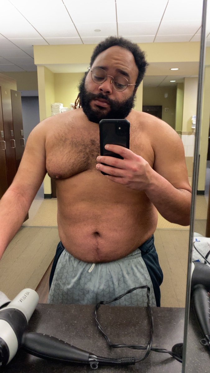 KYDFrost's tweet image. Ngl I’ve been real hesitant to post this but I’ve worked up the confidence to share with yall. Since my hospitalization last year i’ve been in a major rut (college, depression, the works). Something always kept telling me to get my ass in the gym and well, here we are😅