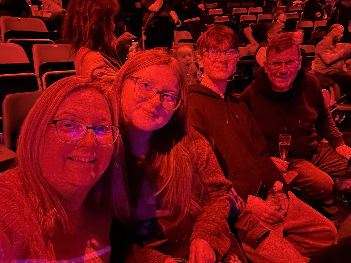 K8Mad's tweet photo. @comealiveshow absolutely brilliant, all the family thoroughly enjoyed it and so worth it! Thank you for the competition collaboration with @VirginExp for the opportunity to attend 🥂🎉🥰🎭 🎶 https://t.co/6yBiaZOoXl
