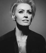 jeancurran3's tweet image. Always great to discover a new artist. @justjilljackson was so good in an Grianan on Thursday night as a prelude for Eddi Reader. Disappointed she wasn’t called back for a finale but a definite for future playlists and featured artist 👏👏👏