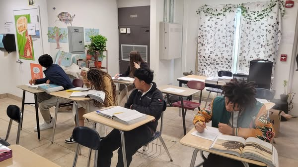 Ms. Lane’s 10th grade class is continuing to learn the 5 phases of writing an essay. Preplanning, drafting, editing, revising and submitting  the essay. They all performed exceptionally well on this learning task!! Go Eagles!