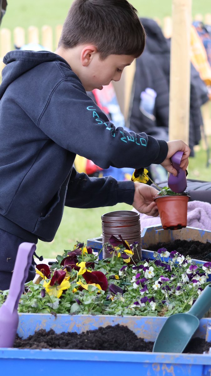 Castle Mead School tweet media