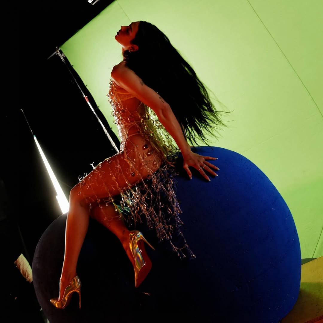 DUALIPA's tweet photo. more handlebars bts 🕸️💓 https://t.co/0mjfVgreWy