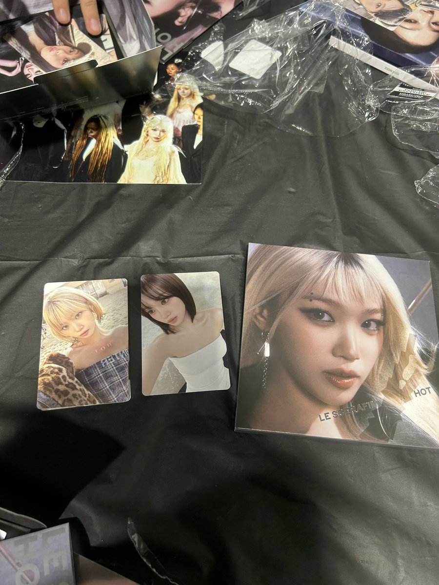 MichaelNgCen's tweet photo. pop-up was so cute and i pulled chaewon ❤️ #LE_SSERAFIM_POPUP #hello82 #hello82NYC
#82giveaway @hello82official @hello82NYC https://t.co/AhFowET5uO