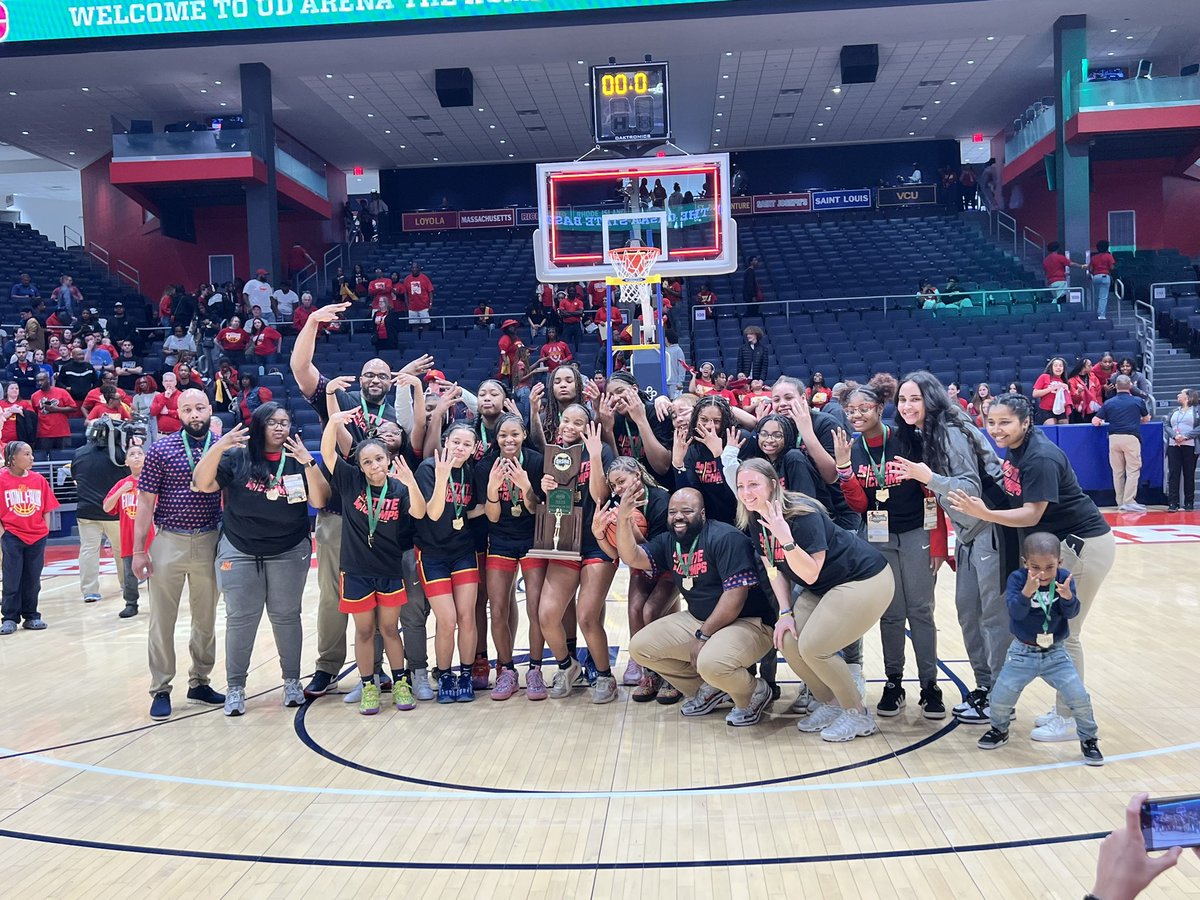 🏆🏀#OHSAA GIRLS BASKETBALL: Congratulations to Cincinnati Purcell Marian for winning the Division III girls basketball state championship! The Cavaliers have won four consecutive basketball championships!