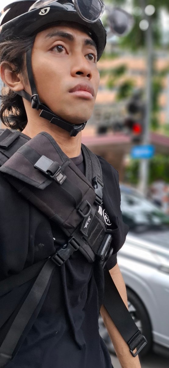 chasterfixie's tweet image. Close up ketika ngabuburide, nahan haus, gak tahan sby panass!! Bgt