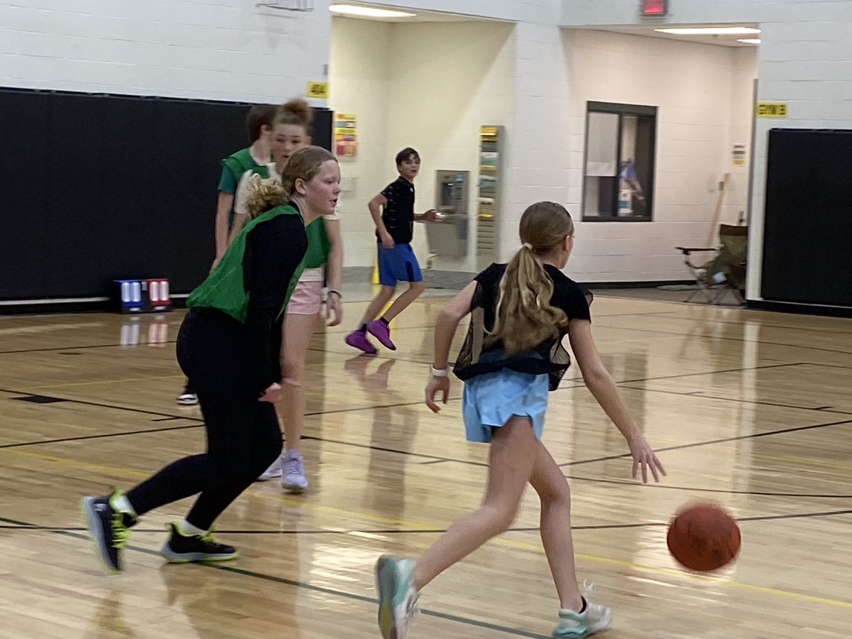 Amy Robinson tweet media