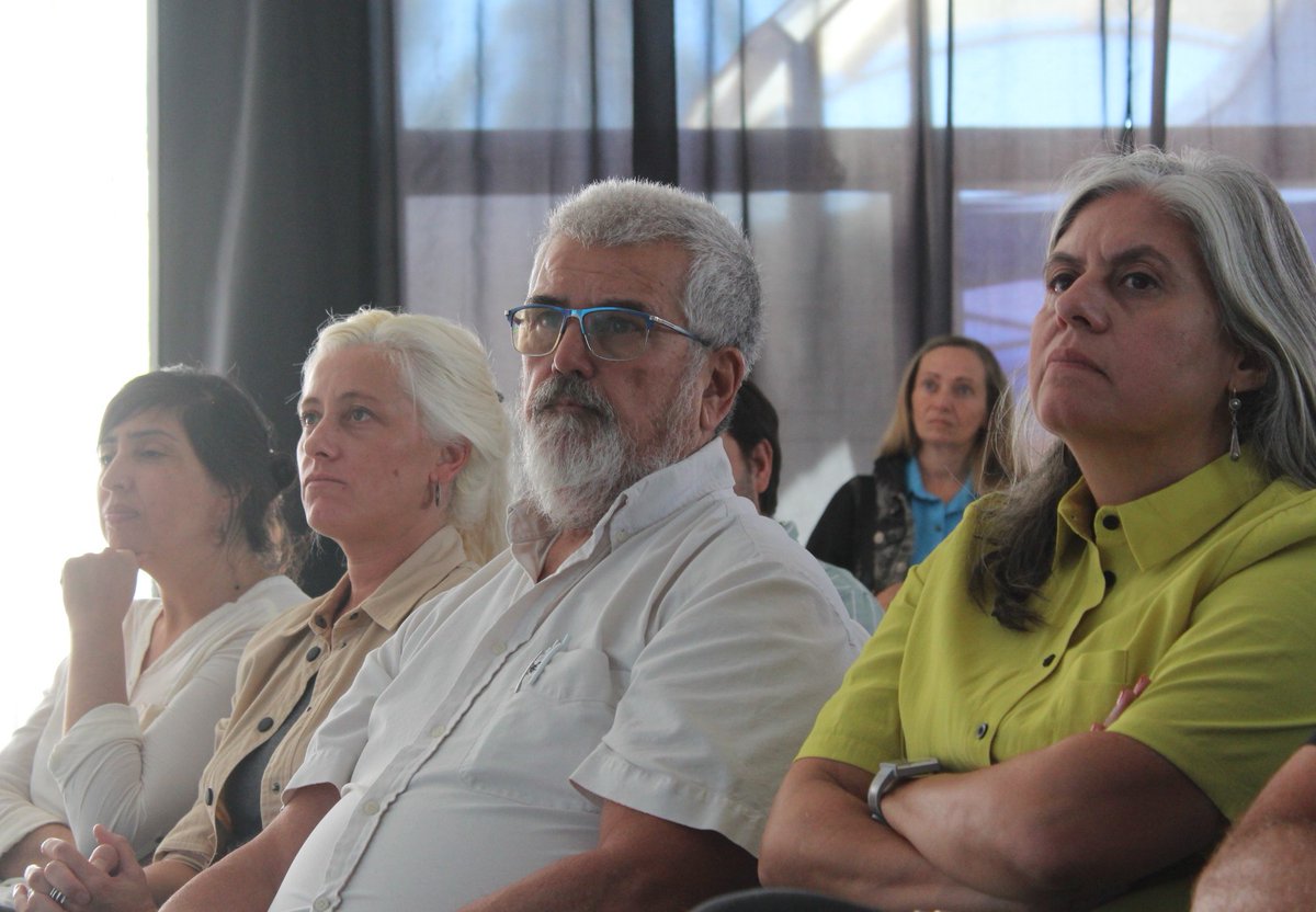 🗣️ Trabajadores y trabajadoras de salud, intendentes y autoridades de la Región Sanitaria X nos reunimos en el Pre-Congreso de #RoquePérez. 

Analizamos el contexto sanitario actual y debatimos sobre los avances en la implementación del Plan Quinquenal de Salud.