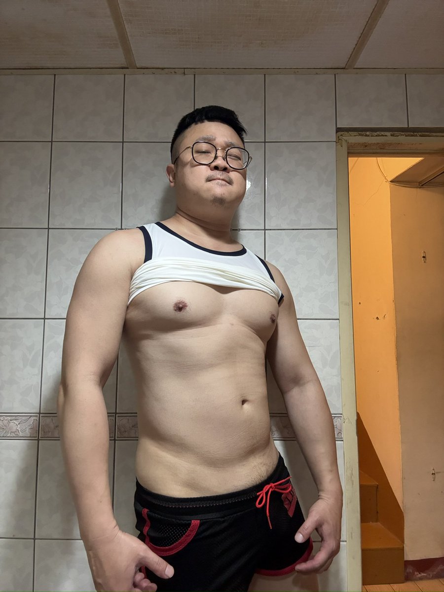 好久沒野外裸拍了