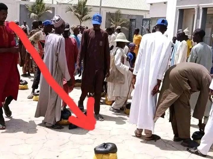 They stole millions and share penny. 😂💔
AREWA ALMAJIRAI PRO MAX.