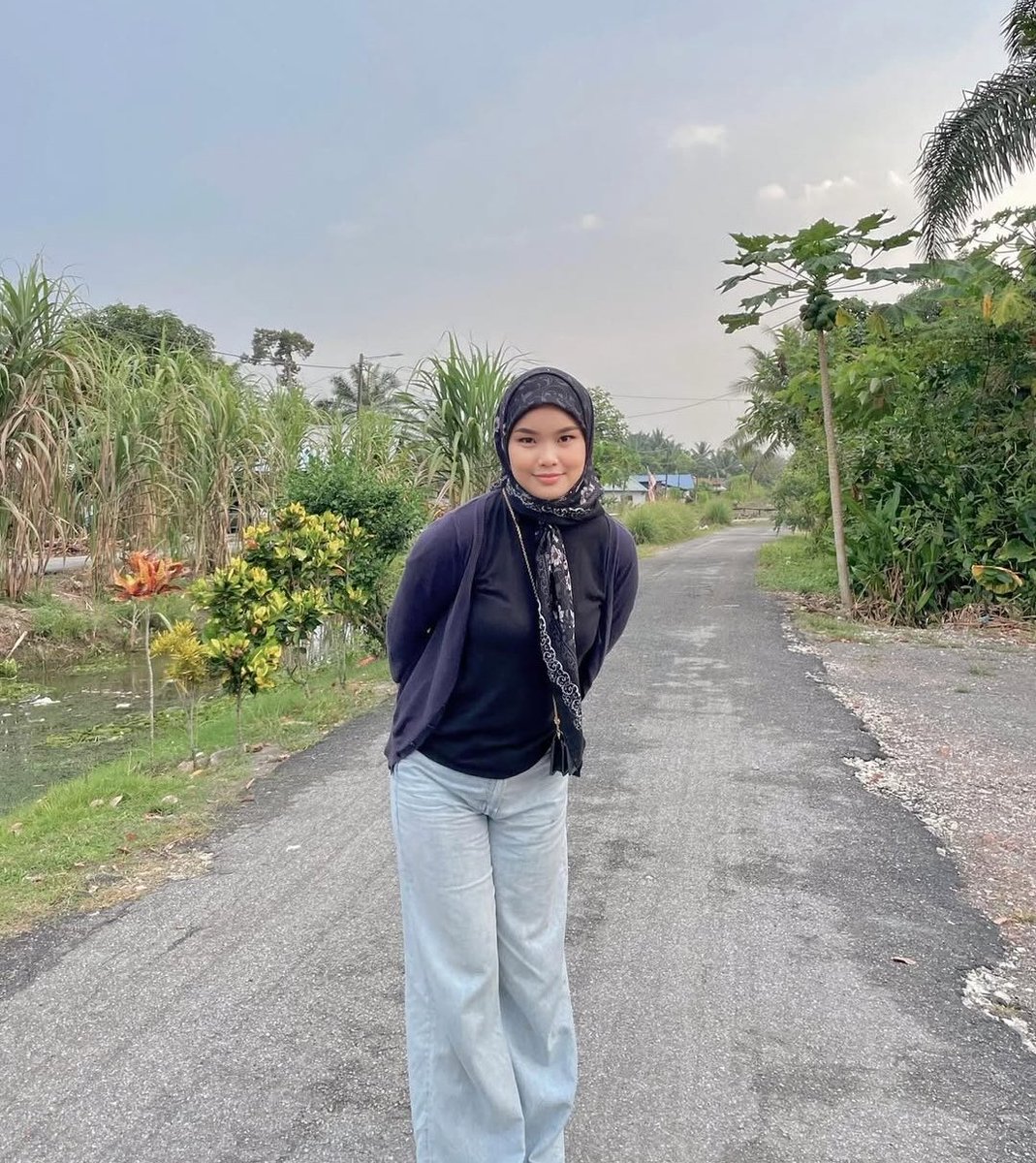 koleksi awek tudung² (@gurlhijab) on Twitter photo 