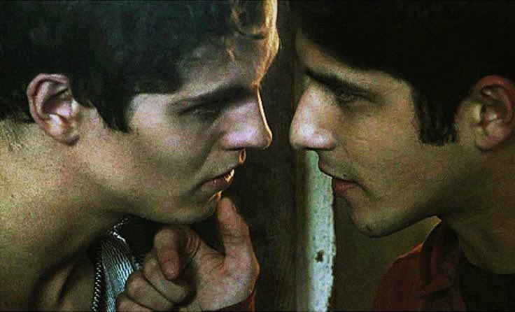 VAMPLAHEY's tweet image. canon literally happened