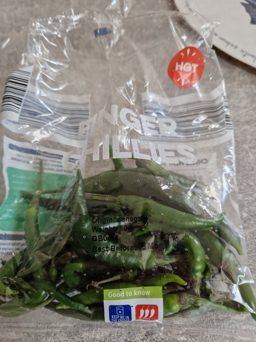 kaneap's tweet photo. .@LidlGB what's going on with your chillies? These say HOT on the pack but they just taste like green peppers https://t.co/ZPo3XAScQI