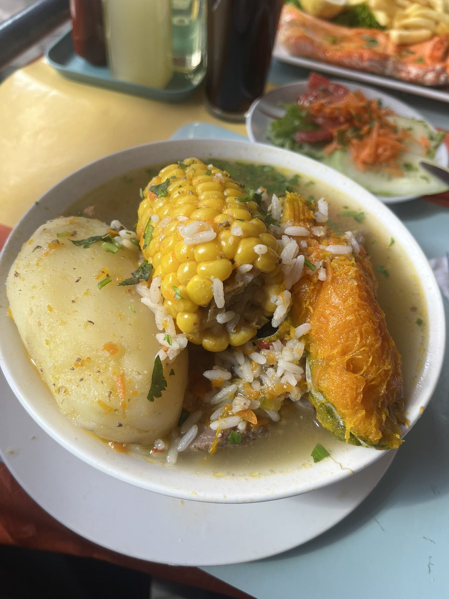 Pedí una cazuela en el mercado de Puerto Montt, de cagados no me pasaron la olla 😂