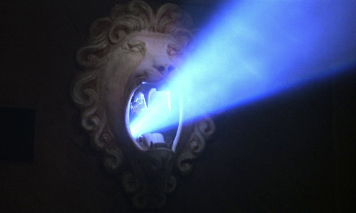 TheCinesthetic's tweet photo. Cinema Paradiso (1988) dir. Giuseppe Tornatore https://t.co/2aAcgHQnws