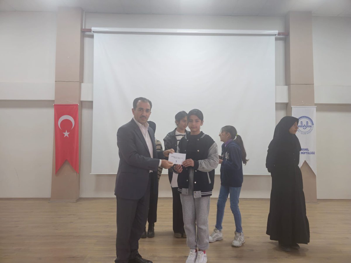 GSB_BismilGM's tweet photo. 12 Mart İstiklal Marşı’nın Kabulü ve Mehmet Akif Ersoy’u Anma Programı Şiir Yarışması 🇹🇷

Bismil İlçe Müftülüğü bünyesinde yapılan yarışmaya manevi danışmanımız eşliğinde katılan üyelerimiz derece elde ettiler. Gençlerimizi tebrik ediyoruz🥇♥️

@RecepHasar44 
@OA_BAK https://t.co/1THcrZyIjS