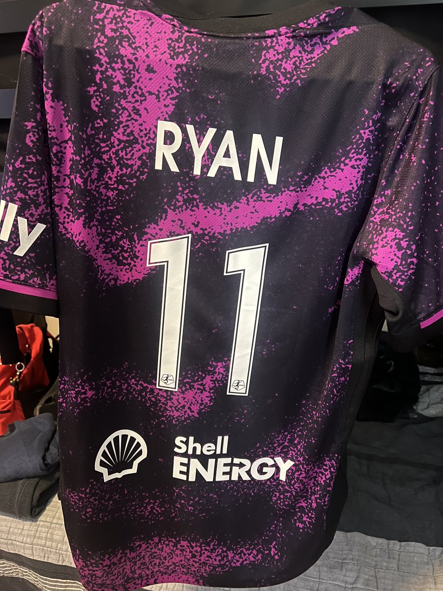 DustinMPage's tweet photo. Game day ready. #DTFO @yazmeenryan 🤘🏻💫💜🖤 https://t.co/yEDxvwRrsk