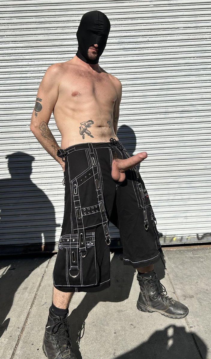 I’m 29 today 🎂 who wants to ride my birthday cock? 

My sites are 50% off today to celebrate 😈