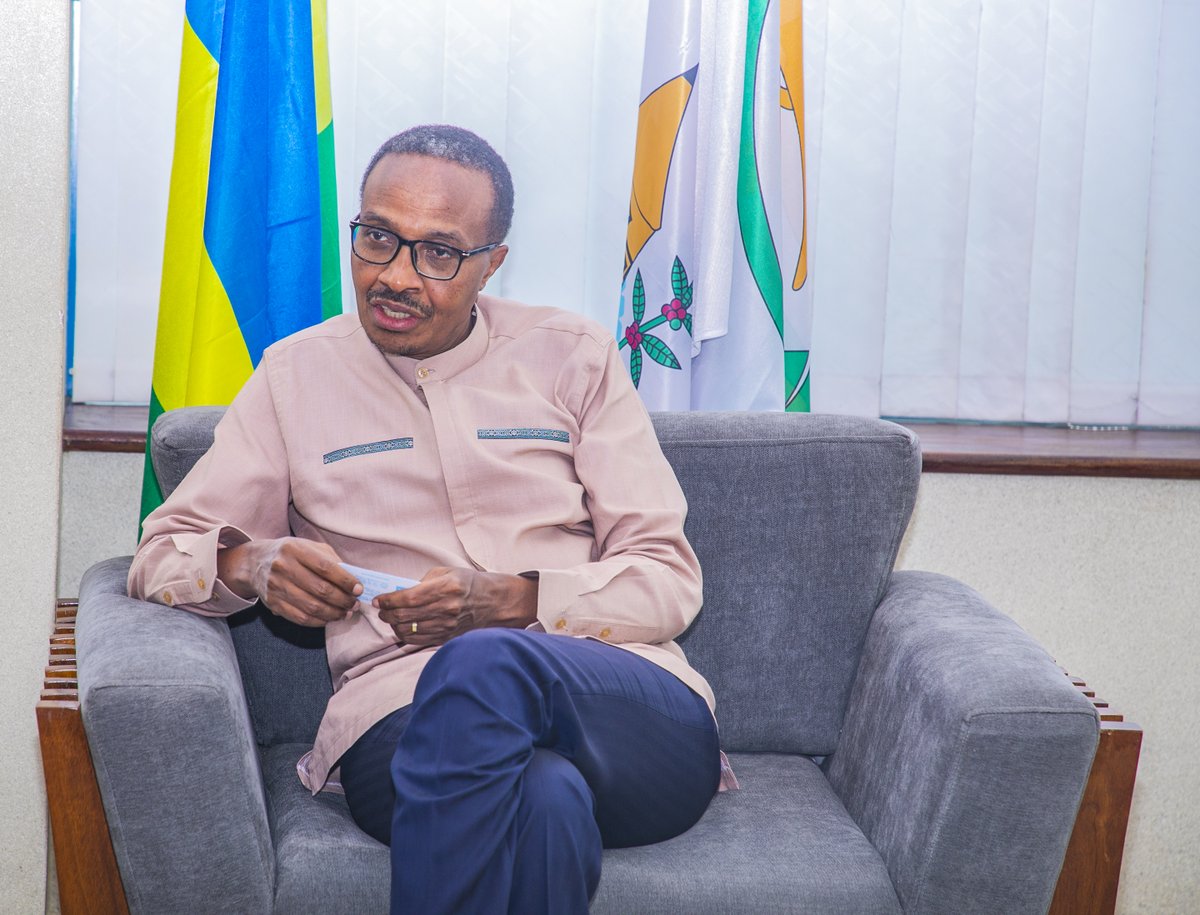 RwandaEmergency's tweet photo. Hon. Minister Maj. Gen. (Rtd) Albert MURASIRA received in a courtesy call today, @LiekevandeWiel, the new @unicefrw Country Representative. They discussed the existing and forward-looking collaboration in disaster risk management and refugee response interventions. https://t.co/0zc1uKOm5c