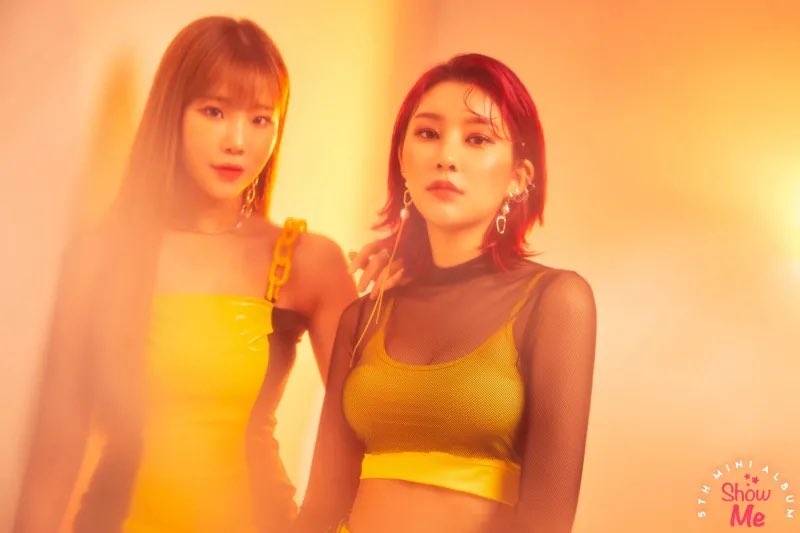 momolandsapphic's tweet photo. 🍒🍊 — #모모랜드 #혜빈 #주이 #MOMOLAND #HYEBIN #JOOE https://t.co/cM13hPcpM8