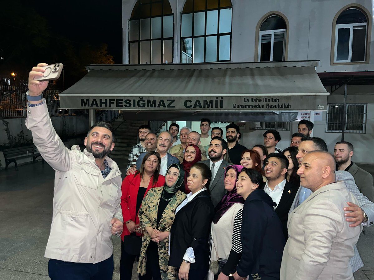 📍Mahfesığmaz

Ramazan’ın Bereketinde Buluşuyoruz! 

Bu mübarek Ramazan akşamında, Mahfesığmaz Camii’nde hemşehrilerimizle teravih namazı sonrası bir araya geldik, sohbet ettik, dualarımızı birleştirdik. Birlik ve beraberliğin en güzel örneklerinden birini yaşadığımız bu anlamlı