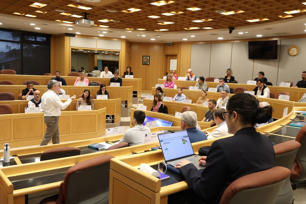 Mercedes-Benz Argentina tweet media