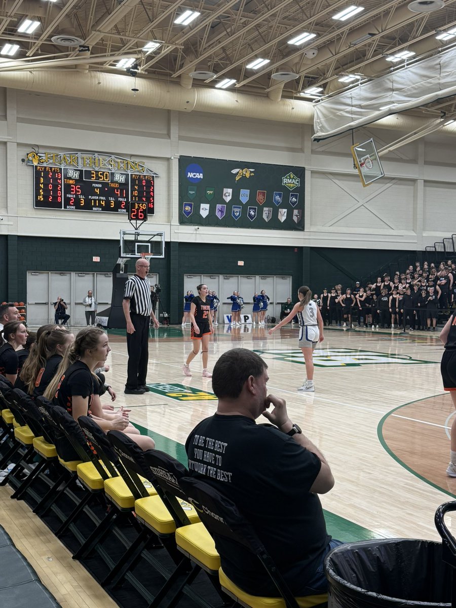 Looks like <a href="/notthefakeSVP/">Scott Van Pelt</a> decided to throw on the stripes for some South Dakota girls State Basketball this weekend