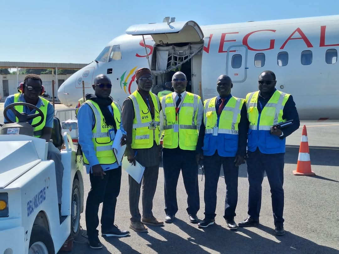 meteosenegal's tweet photo. Pourquoi des inspections de l’ANACIM à l’aéroport international Amilcar Cabral du Cap-Vert ?

La réponse sur notre site d’infos :

https://t.co/dtPZ9zLFrP

#anacim
#TransAIR
#FlyAirSenegal
#amilcarcabralairport https://t.co/IwH0aAfNVZ