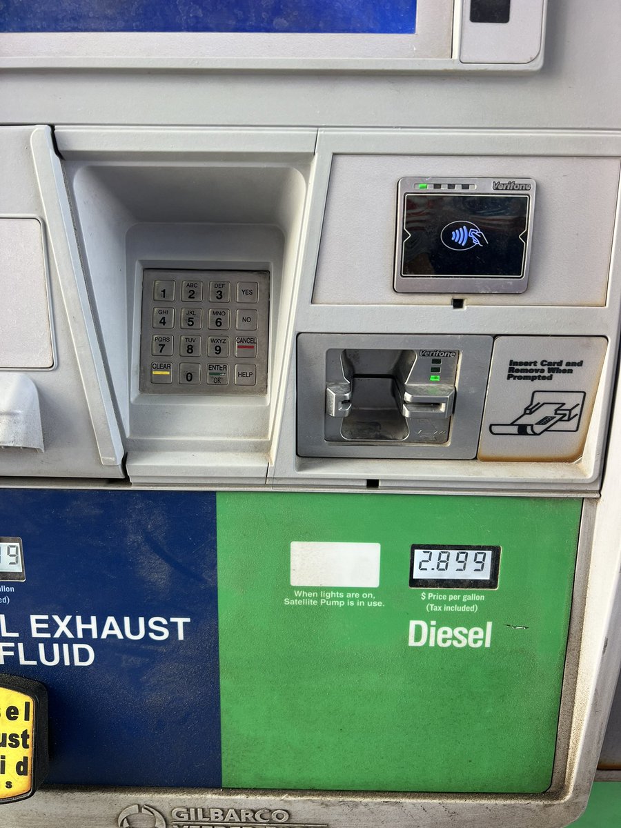 TJandCasper's tweet photo. Take a look at this fuel price. This is the cheapest I’ve seen fuel in four damn years. https://t.co/zNgNk88wOs