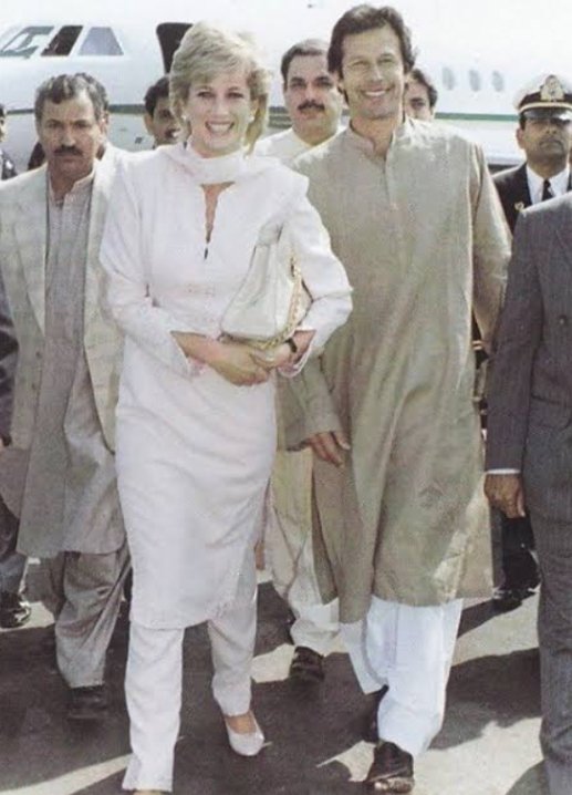 One word for this Great Leader if you love then like follow the account too Thanks #日本アカデミー賞 #AAashirakorn #EclipseLunar #TrainHijack #يوم_الجمعة #ImranKhan