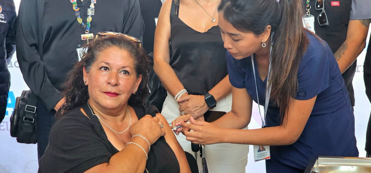 🔵#SaludMAHO 🩺👩🏼‍⚕️💉💪🩸🩹
[Patricio Ferreira Rivera, Alcalde de Alto Hospicio, junto a David Valle Mancilla, Seremi de Salud de Tarapacá dan inició a la Campaña de Vacunación contra la Influenza año 2025]