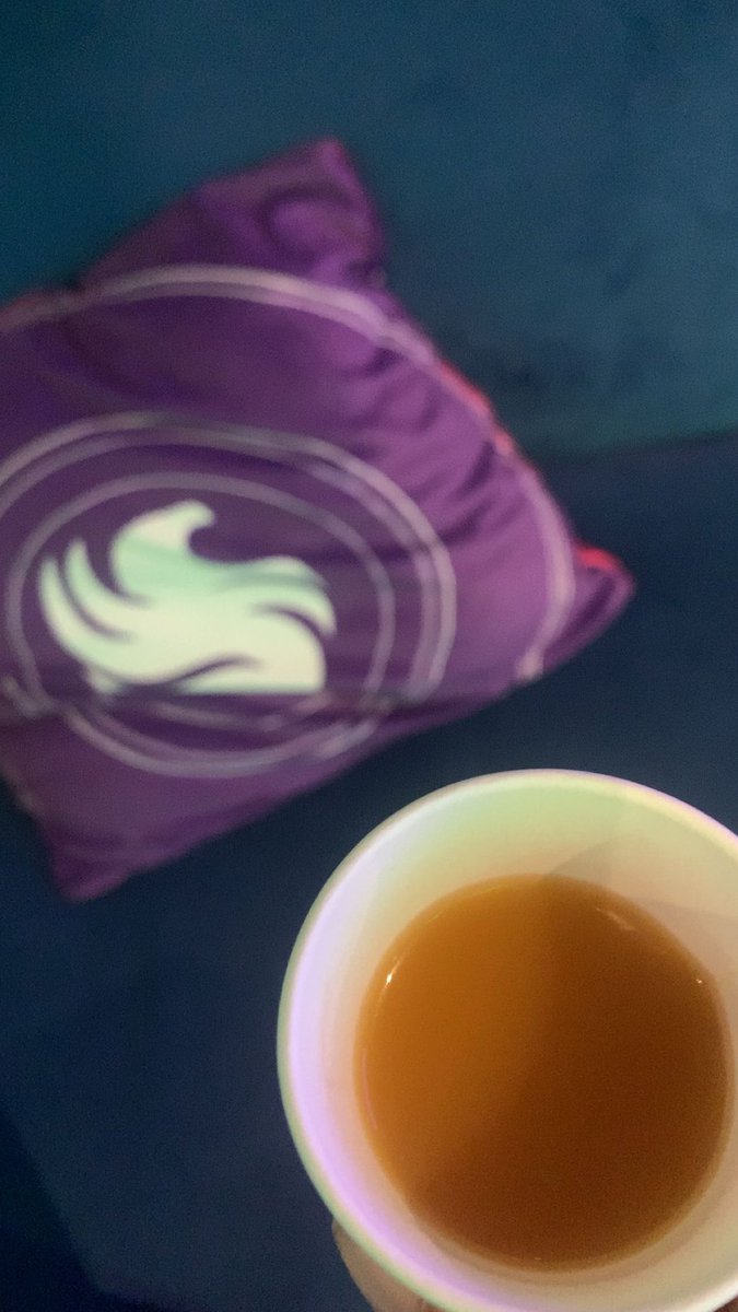 استقبال ولا اروع 💜💜💜.