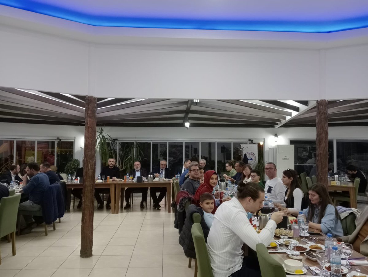 Üniversitemiz Uygulamalı Bilimler Fakültemizin Dekanlığı tarafından düzenlenen iftar programına Üniversite Yönetimi olarak katıldık.

Uygulamalı Bilimler Fakültemizin Yönetimi [<a href="/oguzocalphd/">Oğuz ÖCAL</a>] ile Akademik ve İdari Personeline bu güzel iftar programı ve nazik davetleri ile