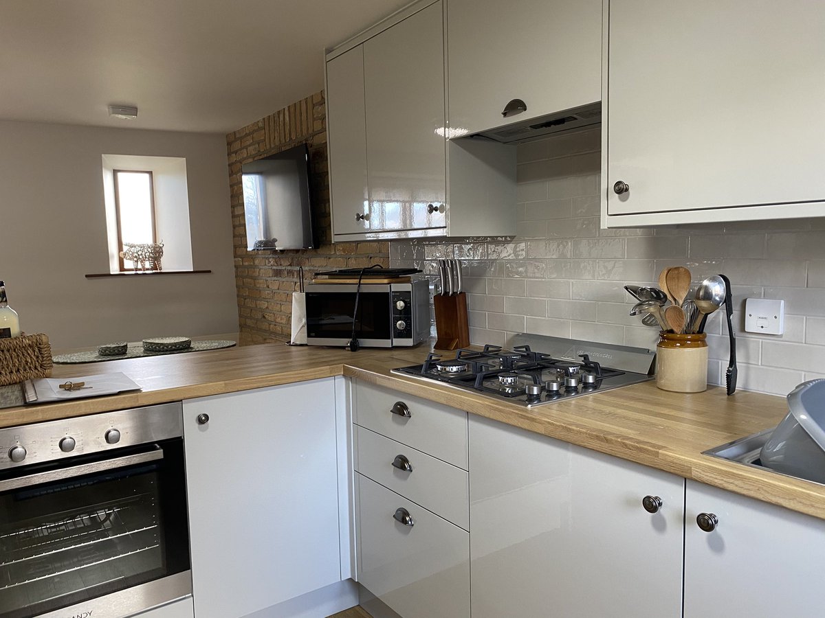 Really pleased to re-open our newly refurbished Wren Cottage today!

Have you made any plans for a 2025 break yet?  Check us out on lowmoorcottages.co.uk

#scarborough #yorkshirecoast #ukhols #ukselfcatering