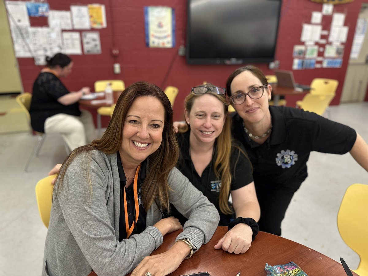 From Instructional Technology to STEAM to classroom teachers, it takes a village to provide exceptional opportunities for our #MDCPSDigitalNatives to showcase their engineering and programming skills.  #MDCPSYOURBESTCHOICE