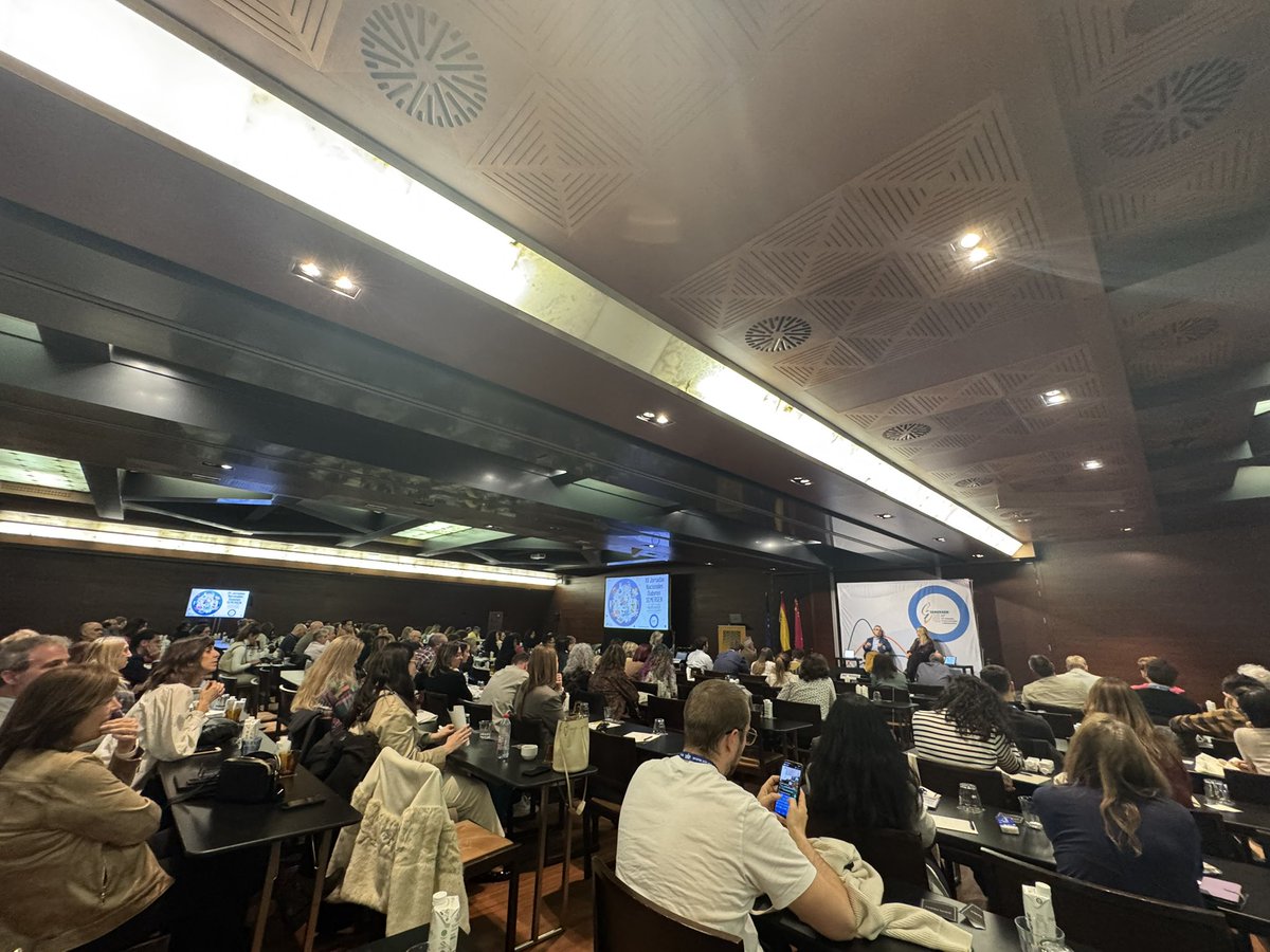 Mesa avances en DM: insulinas semanales🔜🔜🔜

Revisando el beneficio de la insulina semanal en el control glucemico, reducción de hipoglucemias y confort del paciente.

Con <a href="/Sonia_MJ/">Sònia Miravet</a> y Dr. Gorgojo

En #DMSEMERGEN25 

Del <a href="/SemergenGTDM/">GT Diabetes Semergen</a> <a href="/SEMERGENap/">SEMERGEN | Médicos de AP #SEMERGEN25</a>