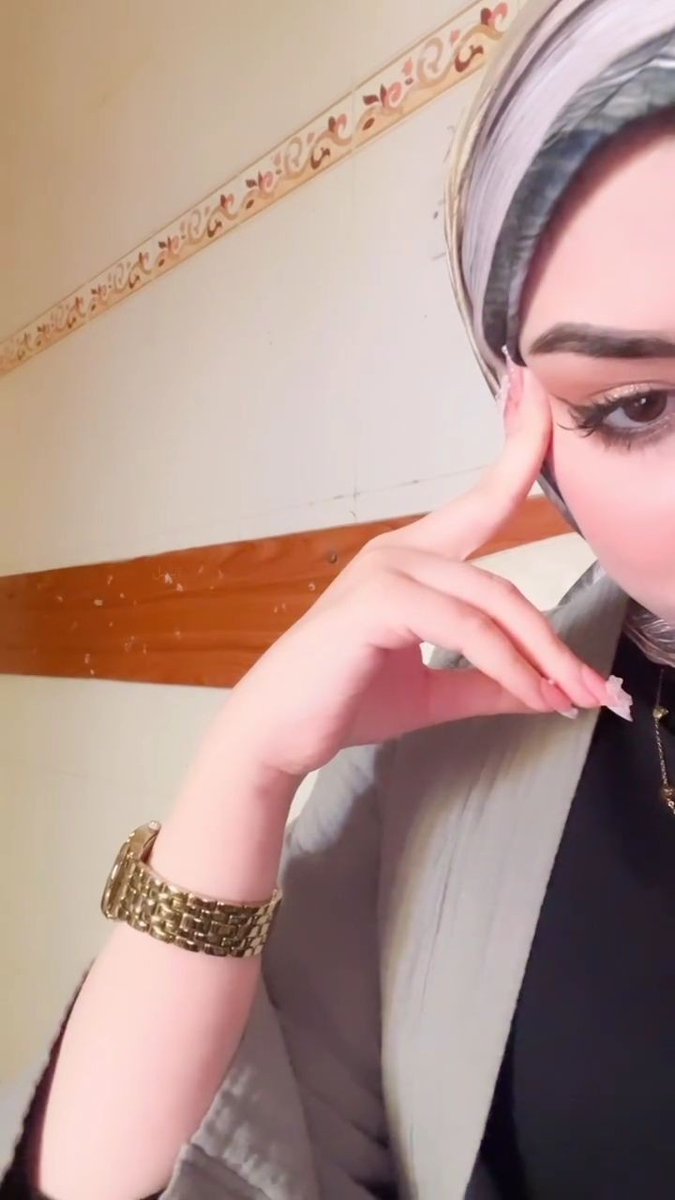 يكول: 
بطل لاتظل لين تره العاد الغلط مرتين يعرف گلبك حنين 🤎...!!♡