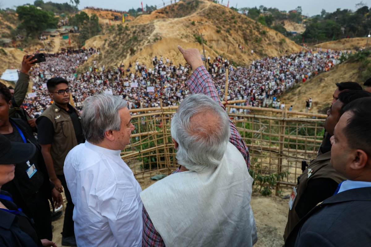 ShahaierNasim's tweet photo. UN Secretary-General António Guterres and Chief Adviser Professor Muhammad Yunus posed for a photograph ahead of an Iftar gathering with approximately 100,000 forcibly displaced Myanmar nationals at Demo Hill in the Rohingya Camp, Ukhiya, Cox's Bazar, on Friday. https://t.co/J1vMkfUhbv