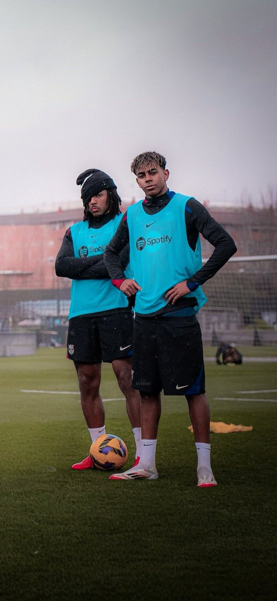 Lamineeyamal__'s tweet image. 🥶