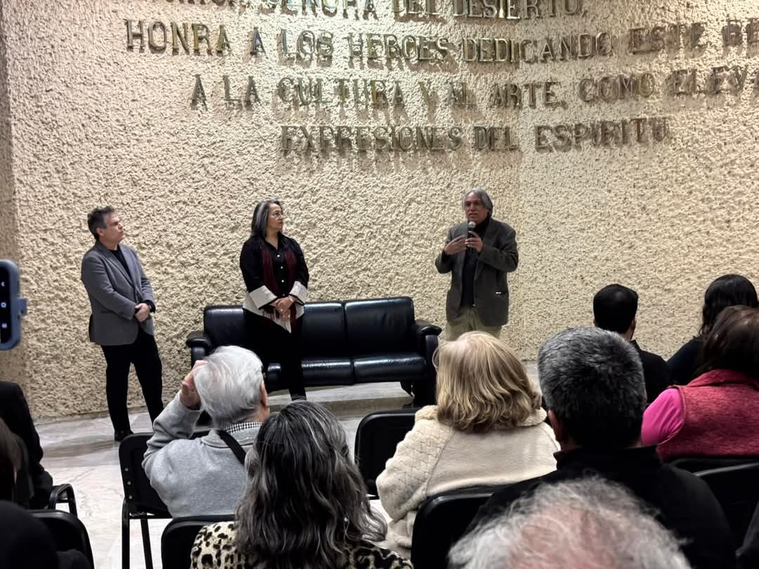cultura_chihmx's tweet photo. ¡Subió la Orquesta Filarmónica del Estado de Chihuahua @ofechoficial el telón del Teatro de los Héroes!

Cientos de Chihuahuenses nos acompañaron al concierto "Ravel-Espinoza-Falla" el cual contó con la dirección de Ivan del Prado y con la voz de la Mezzosoprano, Grace Echauri. https://t.co/Ab8x0j0Gno
