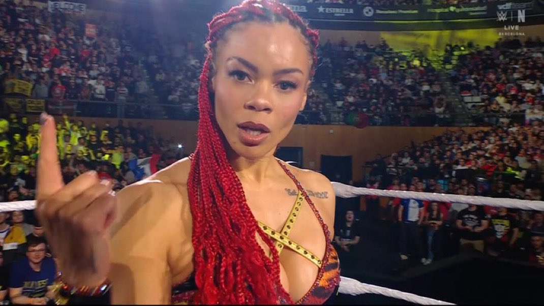 B-Fab has that STAR look, and has upped her game in-ring ever since becoming singles competitor. 🔥 

I really hope to see big things for her eventually.

#SmackDown